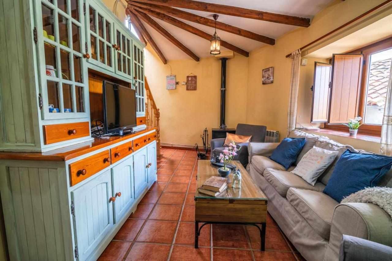 Casa Rural La Carrozal Senda Del Oso Orelleiru Exterior foto
